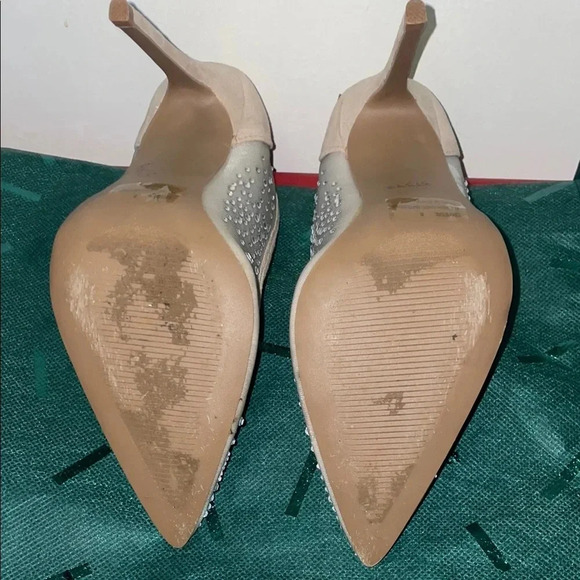 Charlotte Russe Cream Heels with Rhinestones and Stiletto Design (8) - Picture 8 of 10